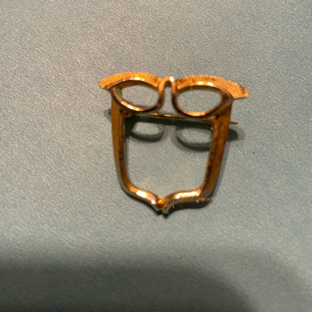 Gold Glasses Brooch